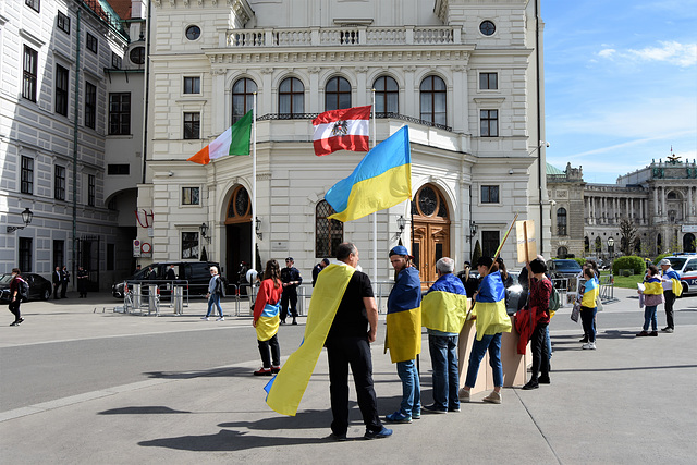 Ukraine supporters during President Higgins state visit to Austria.