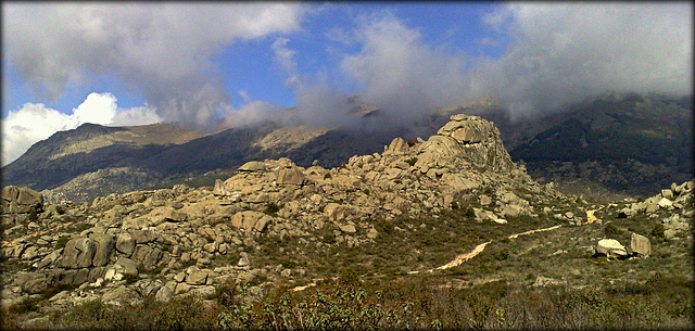 Mondalindo and La Sierra de La Cabrera granite.