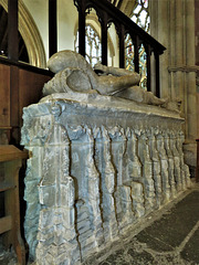 dorchester abbey church, oxon alabaster tomb of late c14 knight, c.1390, perhaps a member of the segrave family(38)