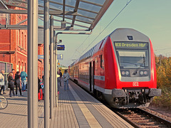 Regionalbahn der DB AG wartet auf die Weiterfahrt nach Dresden Hbf