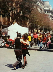 La bella Piazza dove ballerini e ballerine si esibivano con il Tango appassionato..per il piacere della gente!!