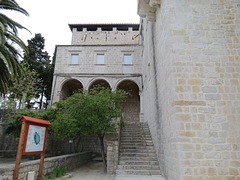Monastère Saint-Marie, 16.