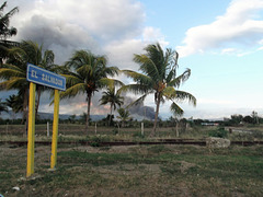 El Salvador via Cuba