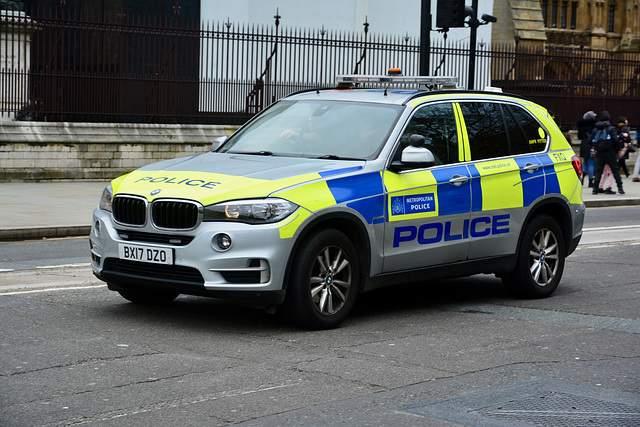 London 2018 – 2017 BMW X5 xDrive30d Police Car