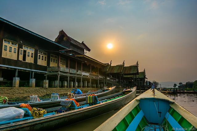 Schiffsanlegestelle beim Nga-Phe-Kyaung-Kloster (© Buelipix)