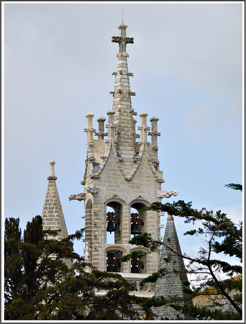 Le clocher de l'église des IFFS