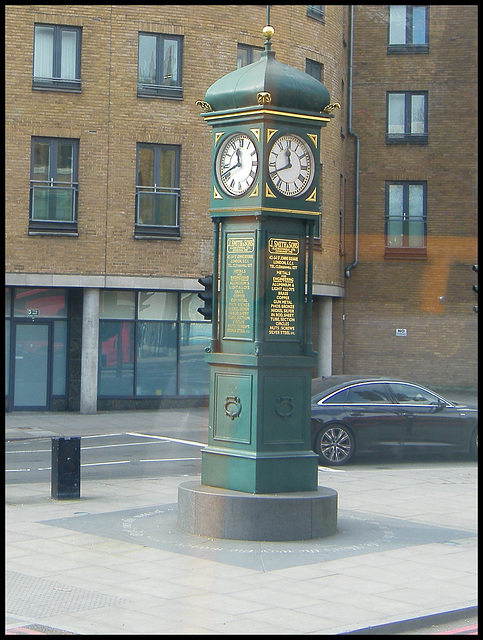 Smith's clock at the Angel
