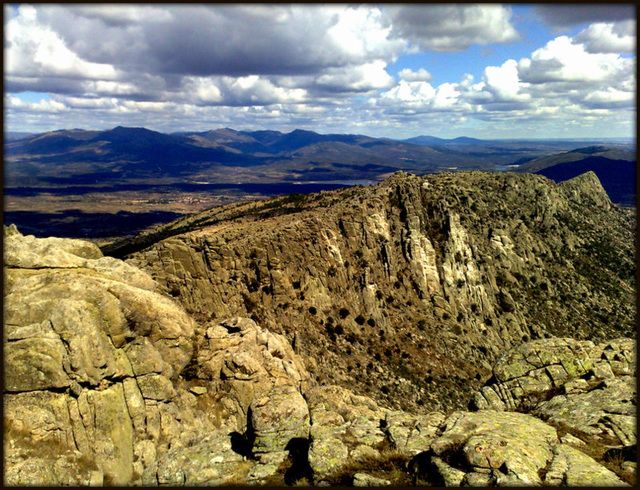 La Sierra de La Cabrera. A granite (and vulture guano) landscape!