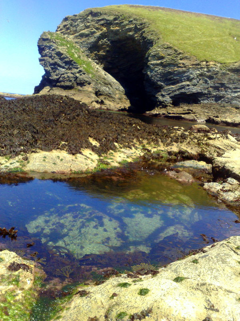 Rock pool, enormous cave, no tourists, a gorgeous day, low tide, calm sea and WARM! What more could anyone want! H. A. N. W. E. everyone! For Pam of course!
