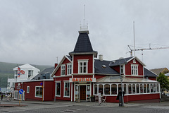 das Bautinn - ein beliebtes und gutes Restaurant in Akureyri (© Buelipix)