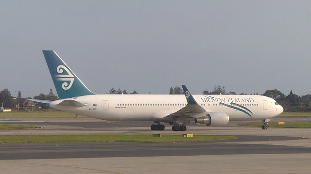 Air New Zealand at Sydney (1) - 8 March 2015