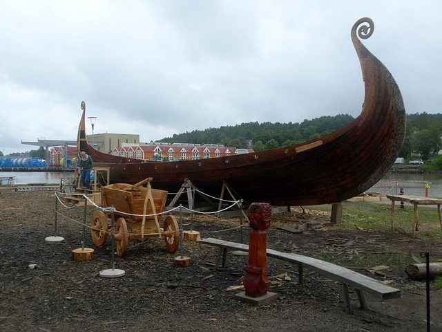 Saga Oseberg - ship and artefacts