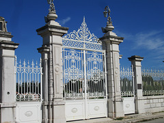 Gates of access to Sotto Mayor Estate.