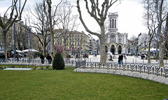 Saint-Etienne (42) 20 mars 2010. Place Jean Jaurès et cathédrale Saint-Charles.