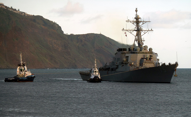 Besuch eines Amerikanischen Kriegssichiffes in Funchal Madeira  II.