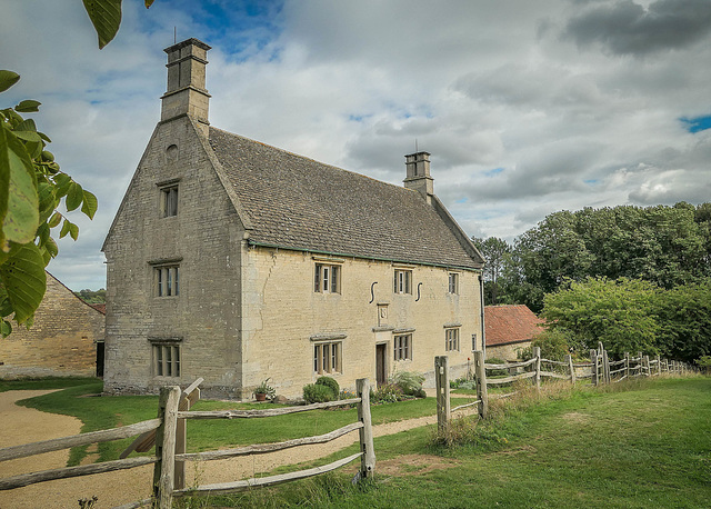 A HFF  to all.. from Dj. and 'Sir Isaac Newton's...   'Woolsthorpe Manor'