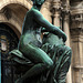 L'Art , bronze de Laurent Marqueste , devant l'Hôtel de Ville de Paris . Le ventre gonflé c'est de l'aérophagie ou le 3 ème mois de grossesse