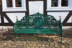 Helmarshausen, grüne Bank