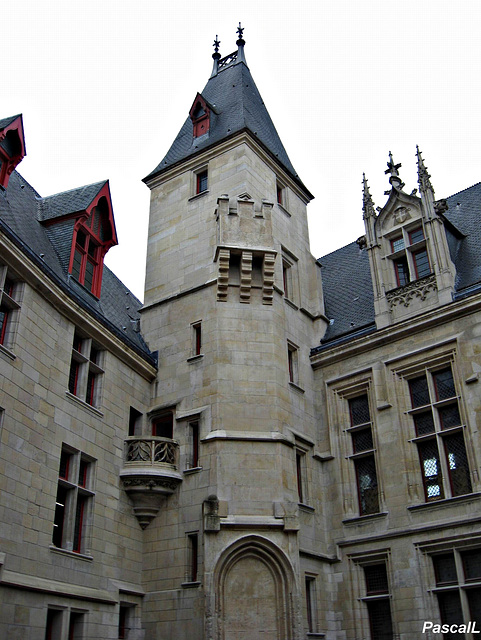 Hôtel de SENS à Paris