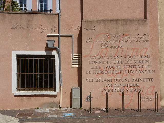 Sur un mur de Narbonne