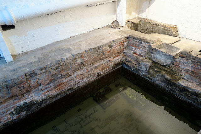 IMG 6081-001-Not a Roman Bath 1