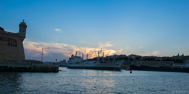 abends auf der Fähre zwischen "The Three Cities" und Valletta (© Buelipix)