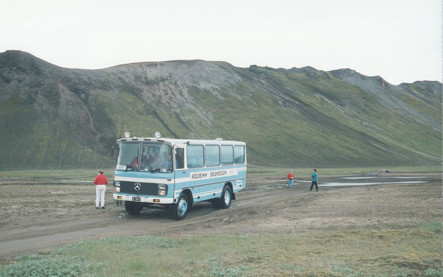 Kolbeinn Erlendsson’s Mercedes-Benz coach R 364 on the F225 road in the Krokagiljabrun region of Iceland’s central highlands - 22 July 2002 (491-09)