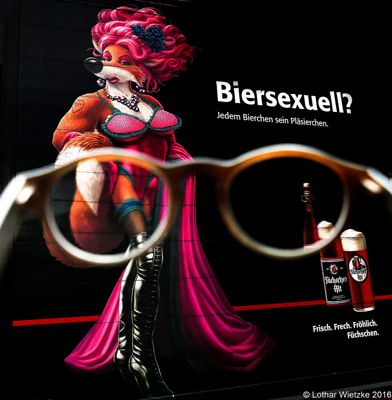 The 50 Images Project - 39/50-...only a short view to a beer promotion (Werbung auf einem Bierkuscher-Fahrzeug)