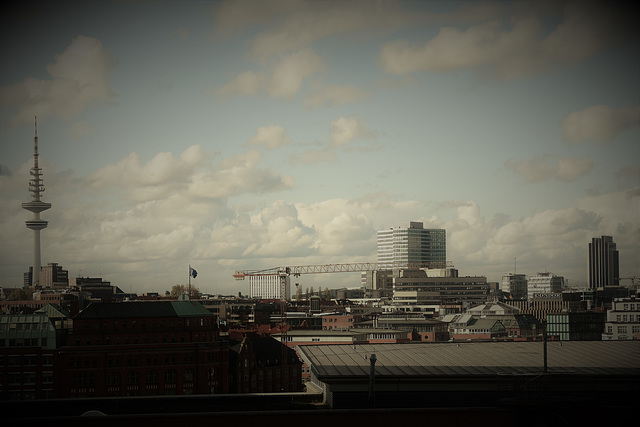 Über die Dächer Hamburgs