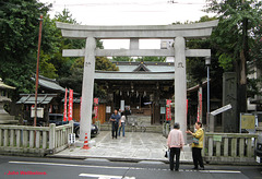 Shitaya Jinja (Shinto Shrine) opposite my Hotel on Asakusa Dorri Tokyo O10-01