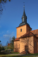 Ribbecks Kirche und Birnbaum