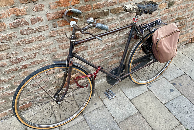 Ferrara 2021 – Old bicycle