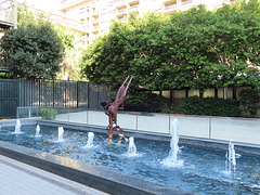Valencia: fuente con escultura