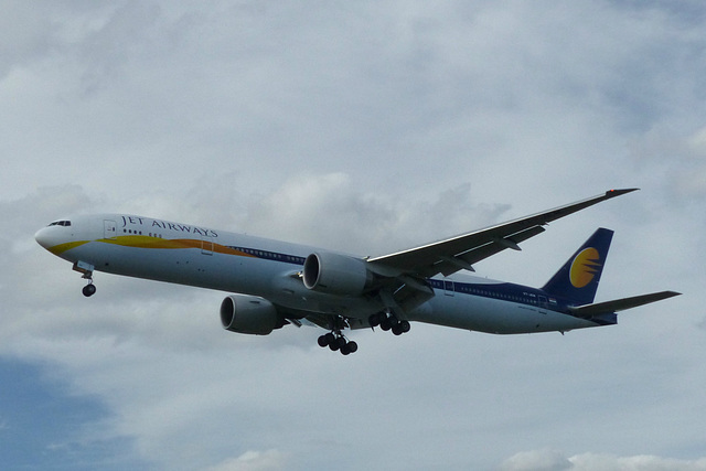 VT-JEM approaching Heathrow - 6 June 2015
