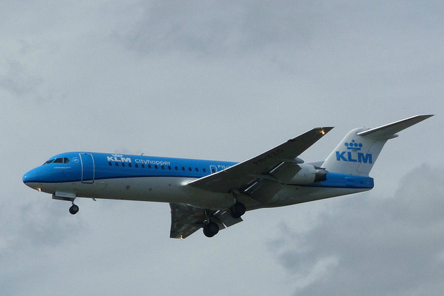 PH-KZD approaching Heathrow - 6 June 2015