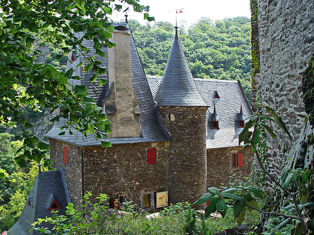 Burg Eltz, Remisenbau