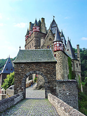 Burg Eltz, Brückentor