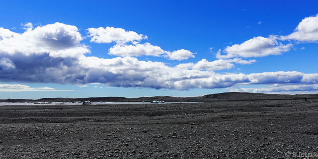 Geröll und Eis am Rande des Skaftafell (© Buelipix)