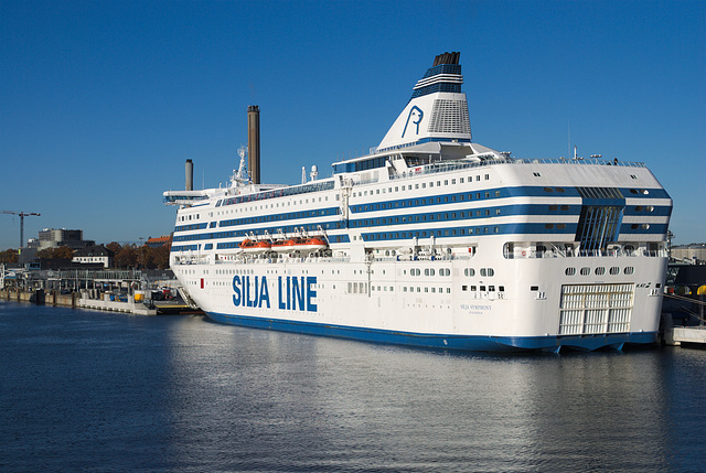 Fähre »Silja Symphony« im Hafen Stockholm