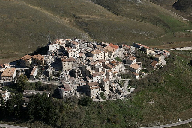 Castelluccio nach dem großen Erdbeben am Sonntag 7:21 Uhr  - 30.10.2016