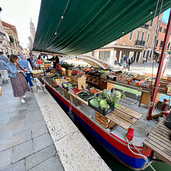 Venice 2022 – Vegetables on a boat