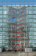 Am Heidenkampsweg in Hamburg: Doppel-XX-Büroturm gespiegelt