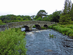 Dartmoor, Rundbogenbrücke gegenüber der Clapper Bridge