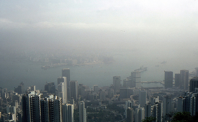 Start über die Dächer von Hongkong