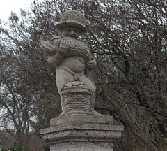 Berlin Märchenbrunnen statue (#0161)