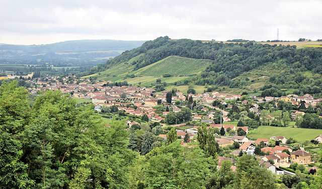 Saint-Savin , hameau de Demptézieu (38) 22 juillet 2014. Vue sur Saint-Savin.