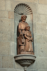 Wooden statue in Saint Malo Cathedral