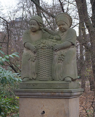 Berlin Märchenbrunnen statue (#0169)