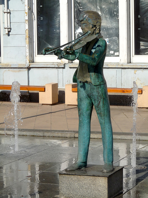 Ruse- Violinist Statue