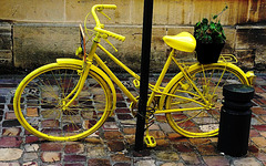 .Vélo jaune